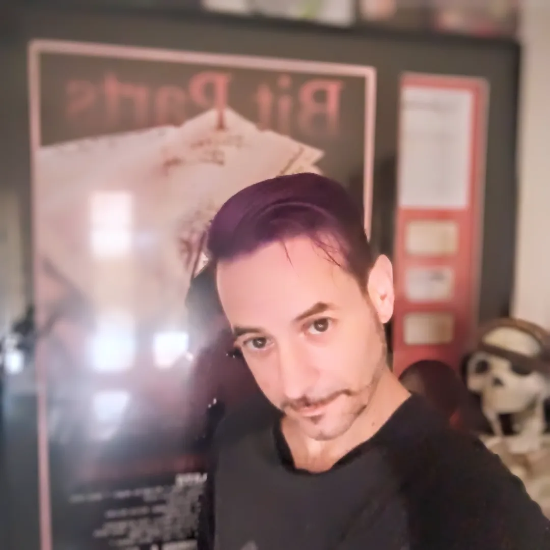 Thank you to the ALWAYS awesome @grahamvanhair for the killer cut! We decided it was time for purple! 😁
(My hair no product)
#suavecito #guyswithpurplehair #purplehair #instabeard #beardandcompany #la