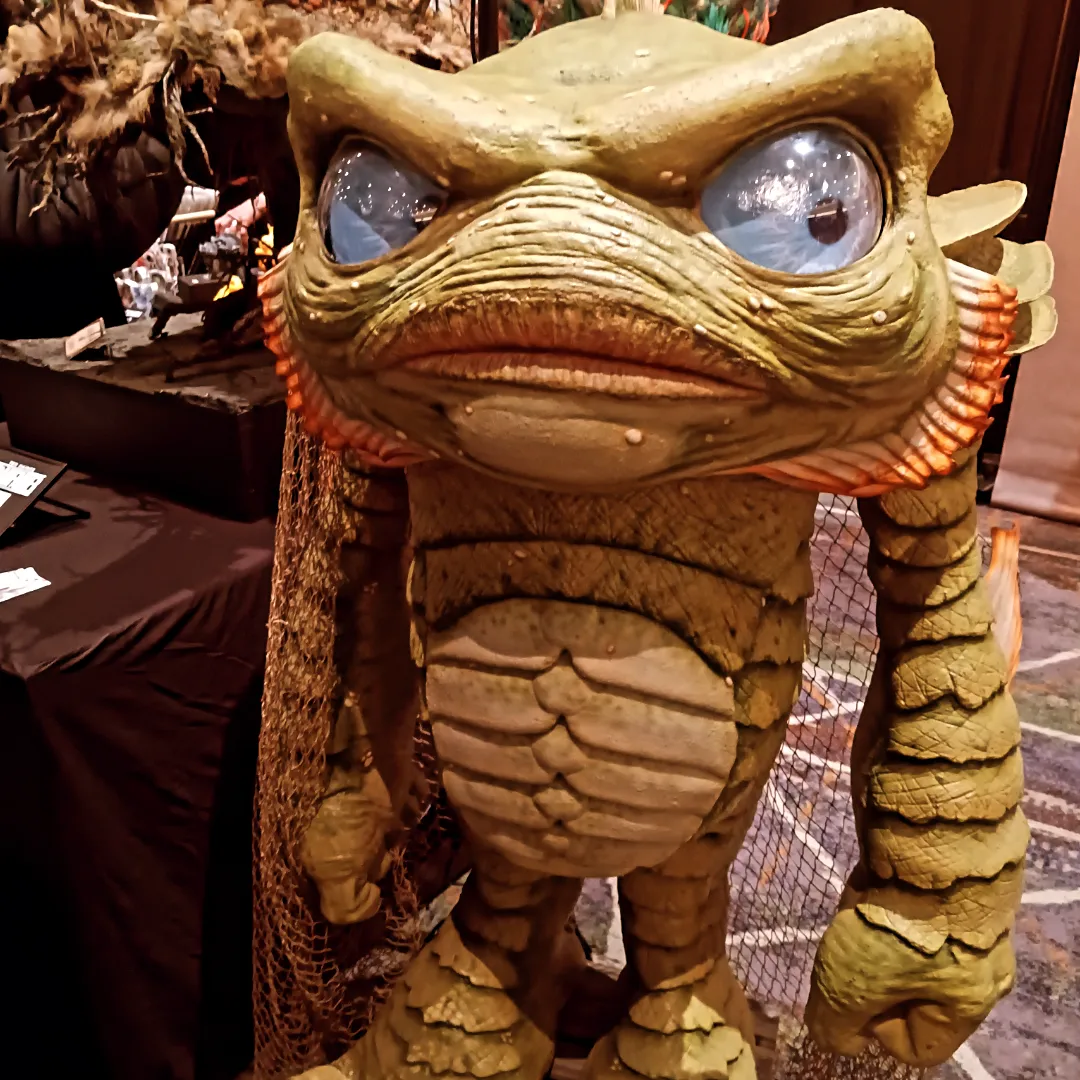 @monsterpaloozaofficial all weekend! On Sunday I took my buddy Sam to see the horrors!! Horribly cool!
#monsterpalooza #monsters #horrormovies #horror #horrorlove #horrorfan #horrormovie #horrormovies