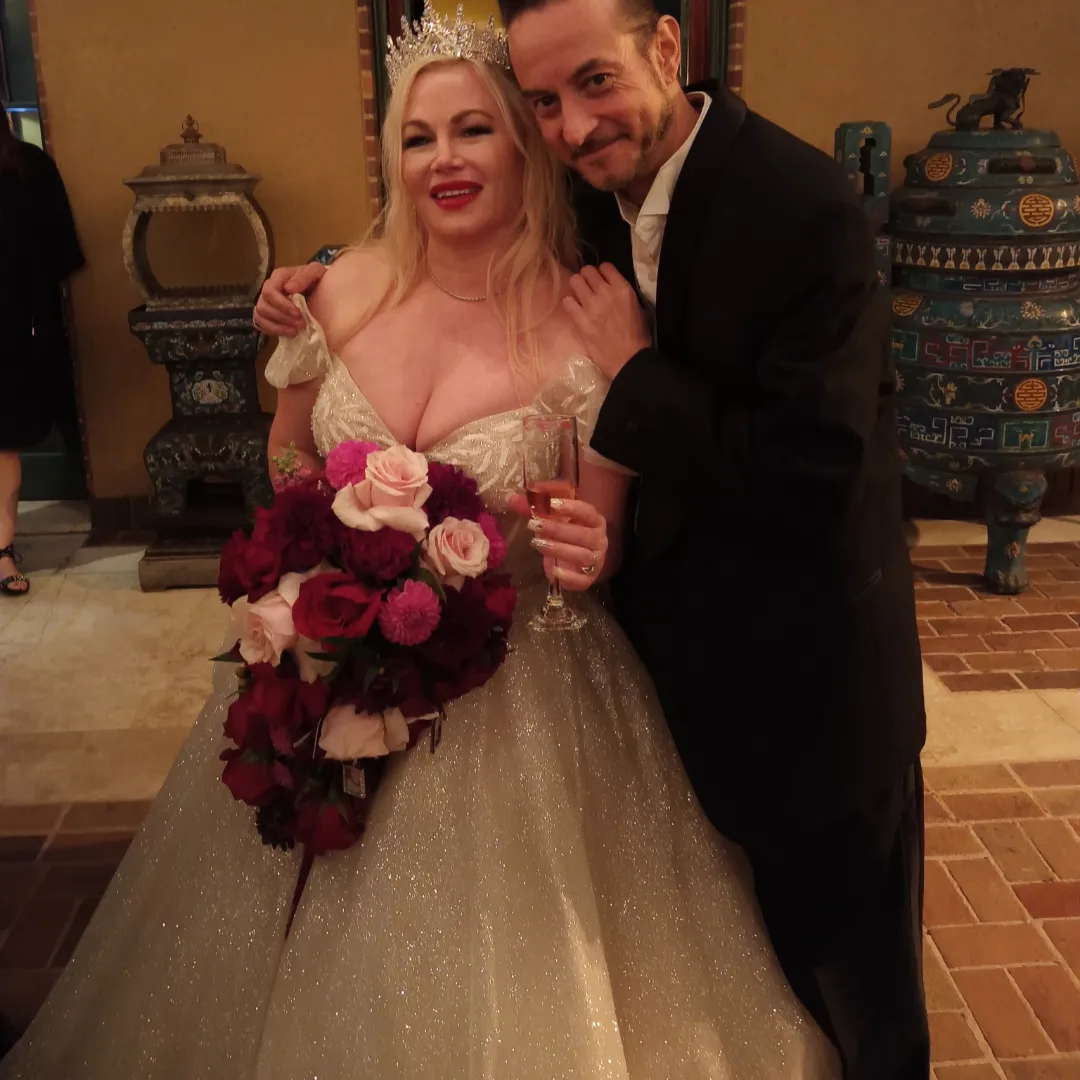 My friends @actressjessicacameron & @officialthomashaley had a fairytale wedding today.... It was beautiful, fun, and I'm so proud of these awesome people!!! Much love! 
#jessicacameron #thomashaley #