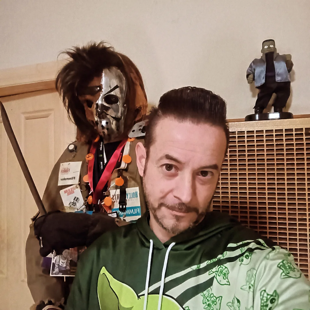 Monsters and me 😜
#suavecito #guyswithbeards #instabeard #beardandcompany #laguy #beardnation #dappermen #picoftheday #beardgang #guyswithstyle #hairstlye #socal #socalguys #guyswithcoolhairstyle #han
