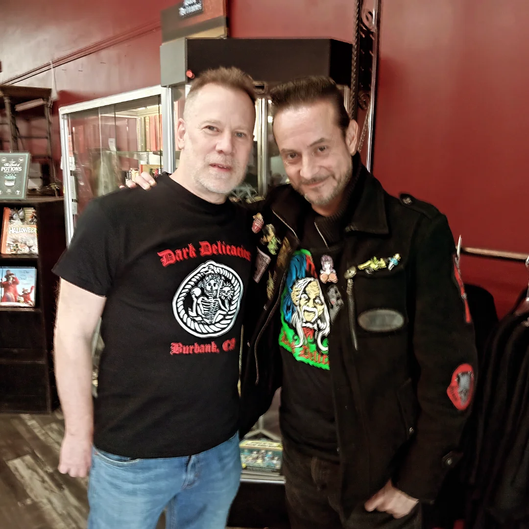 Had an amazing time at @darkdelhorror signing of What Fresh Hell Is This!!! 
Was SO great to catch up with so many amazing horror peeps!! Like my wonderful MY UNDEADLY co-star @its_michelle_tomlinson 