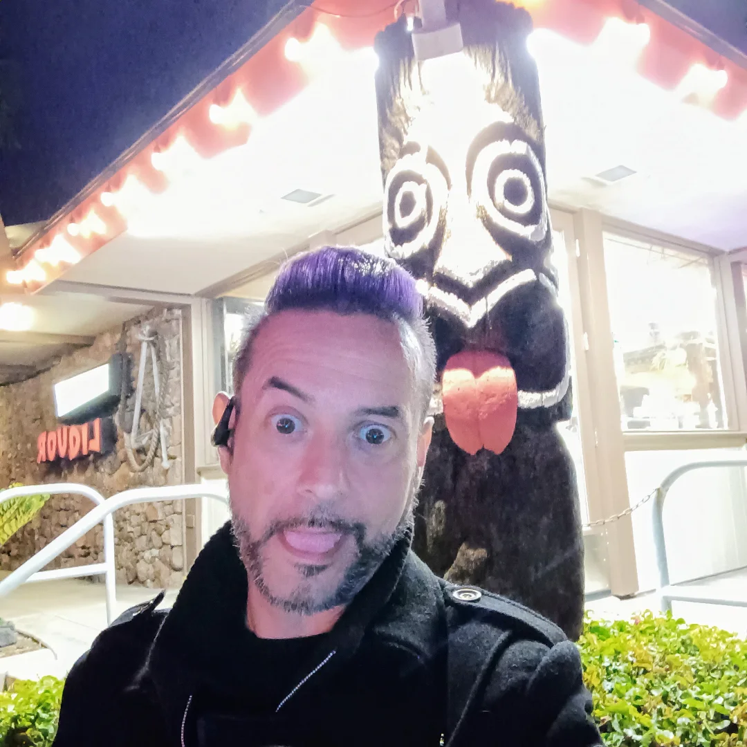 Twitchcon DAY #1 WOOOHOOOO
#twitch #twitchcon #twitchcon2025 #zombieDave #tiki #sandiego #horror