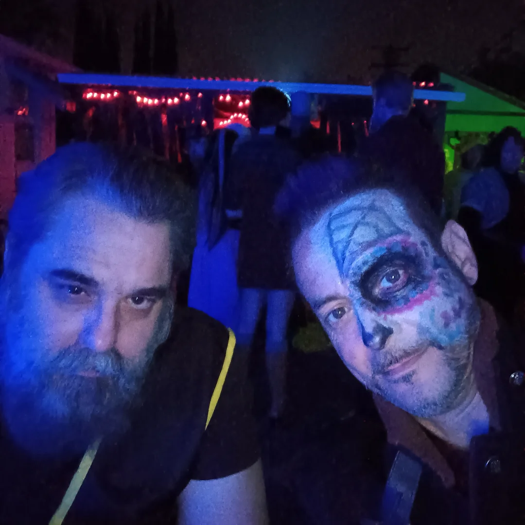 Thanks to @ackronomicon for hosting the killer HELL HOUSE party!!! It was a horribly great time!!! 
#hellhouse #halloween #halloween2025 #horror #hollywoodlife #party #fun #goodtimes #funstuff #hallow