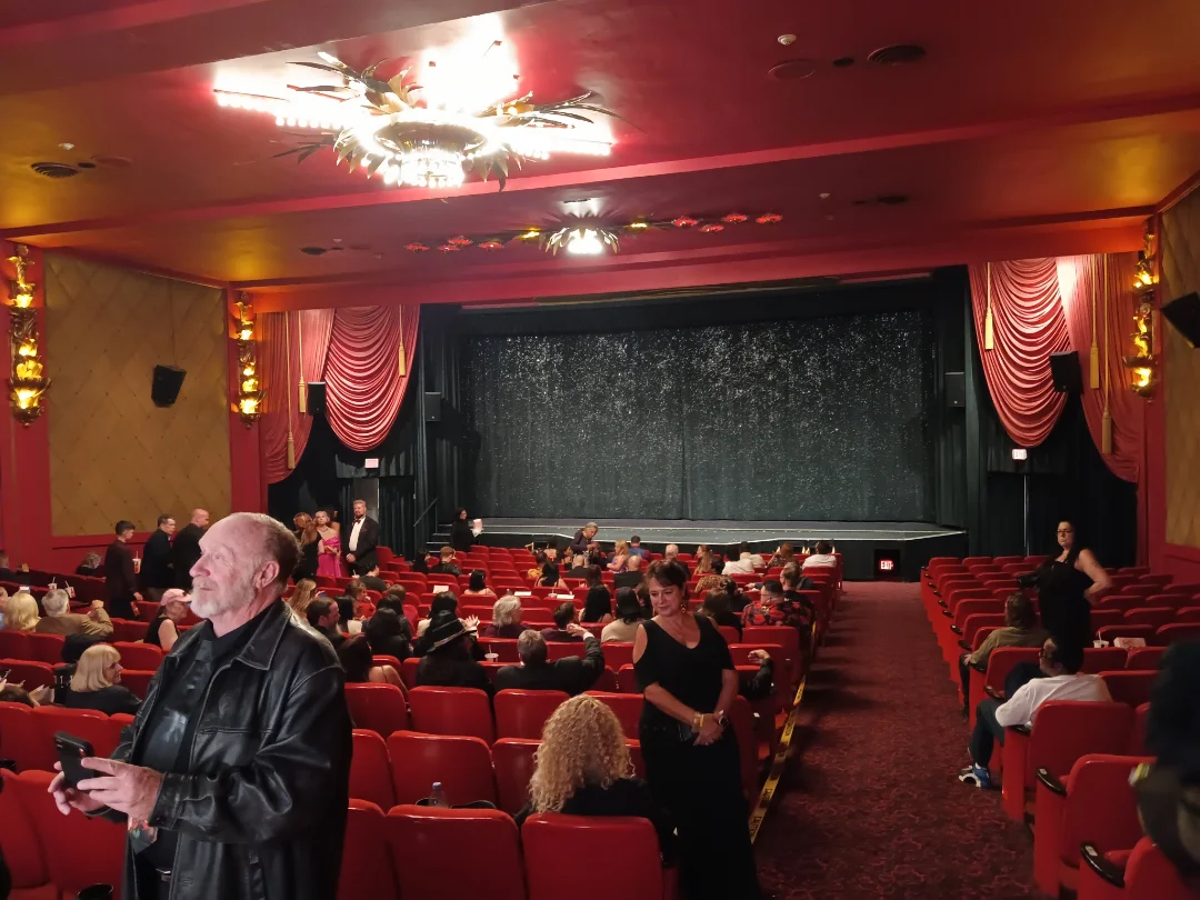 Huge thanks to my friend @josi_kat for inviting me to the premier of CLOWN MOTEL: 3 WAYS TO HELL!! 
It was a clownishly good time!!! Congrats to the cast and crew!!! 
#clownmotel #clownmotel3waystohel