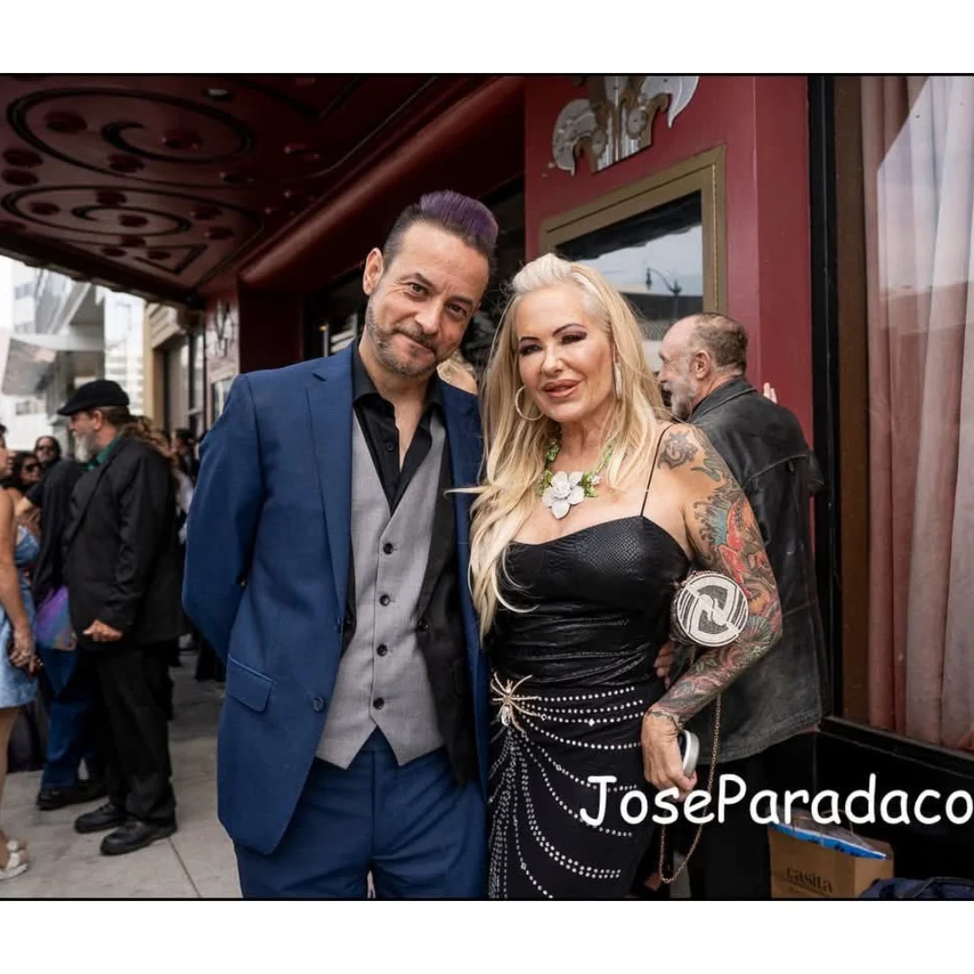 HUGE THANK YOU to @joseparadaco for these great pictures and also to my friend @josi_kat for the invite!! CLOWN MOTEL:  3 WAYS TO HELL  premier was a lot of fun! 
#clownmotel3waystohell #redcarpet #ho
